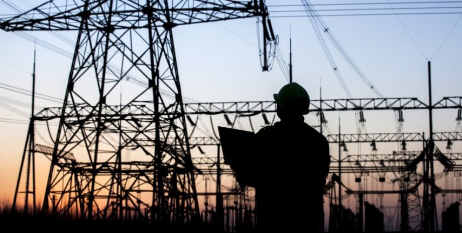 Электрические сети в Украине свет, электричество, столбы, инженер, вечер