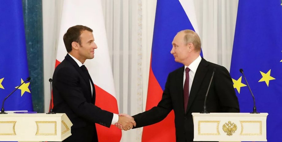 Макрон називав головною темою переговорів ситуацію навколо України