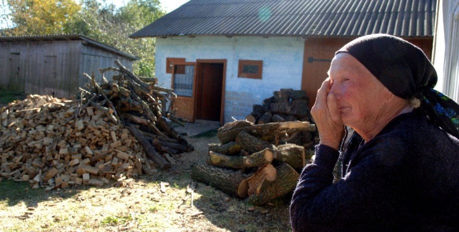 пенсионерка село, пожилая женщина, пенсионерка, пенсионер Украина