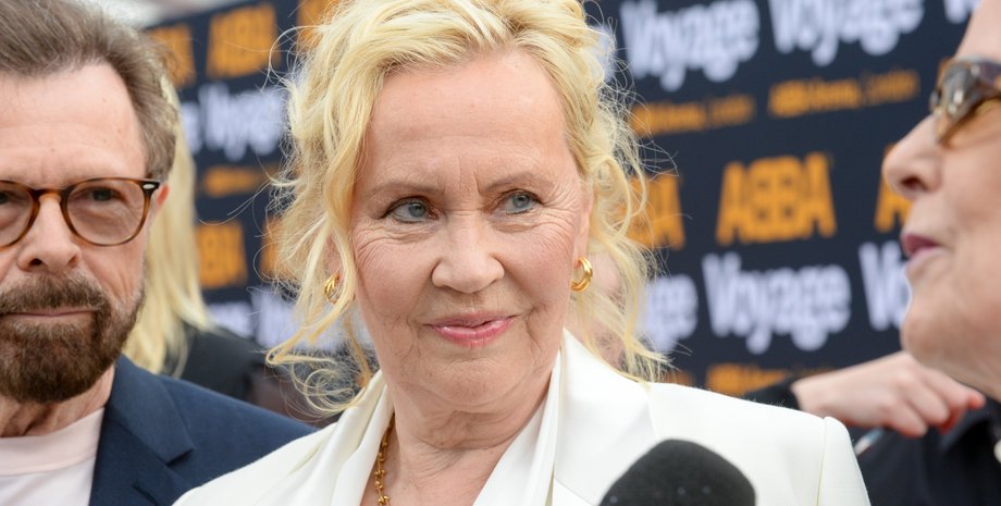 Агнета Фальтског, сольная карьера, песня