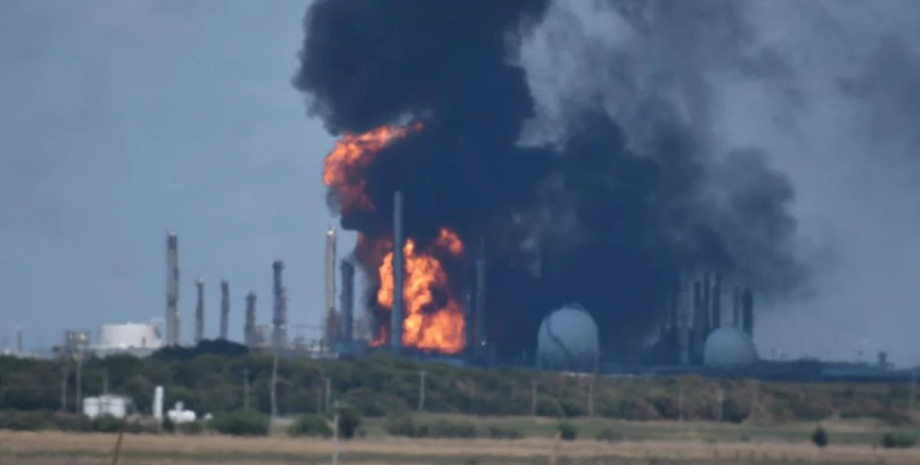 Пожар на заводе по производству СПГ в США, пожар в Оклахоме, эвакуация людей, в США горит завод СПГ