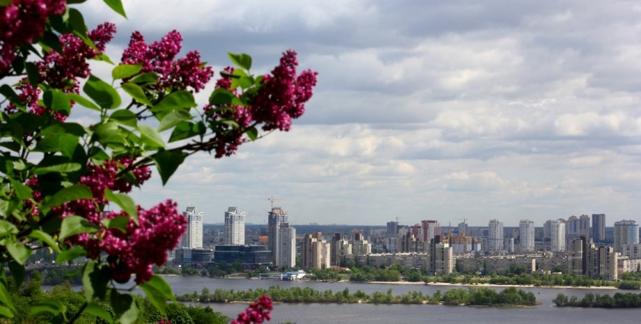 Киев, вид на левый берег Днепра / Фото: torange.biz