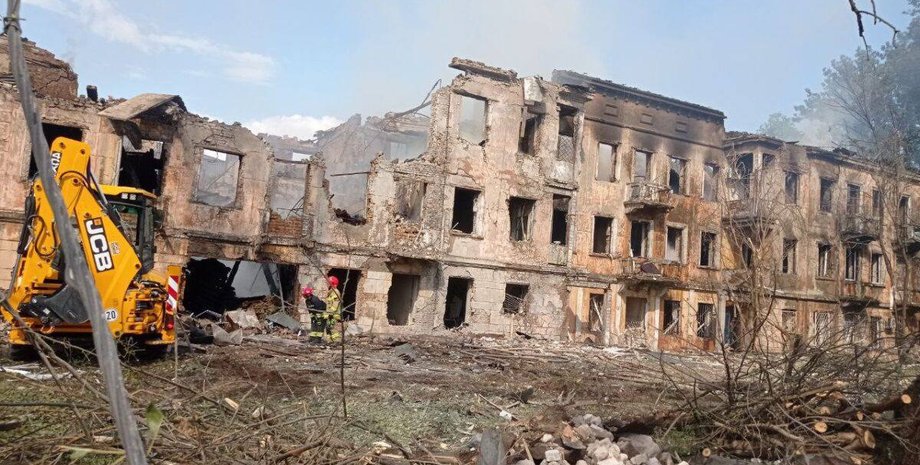 удар по днепру, обстрел днепра, больница днепро обстрел, подоляк об ударе по днепру