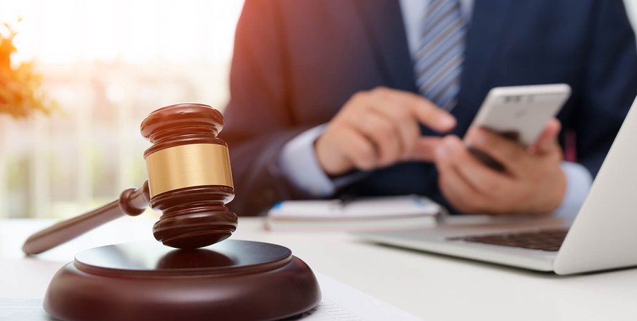 суд, смартфон