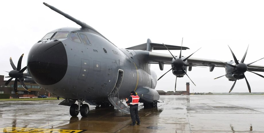 Самолет Airbus A400M, фото