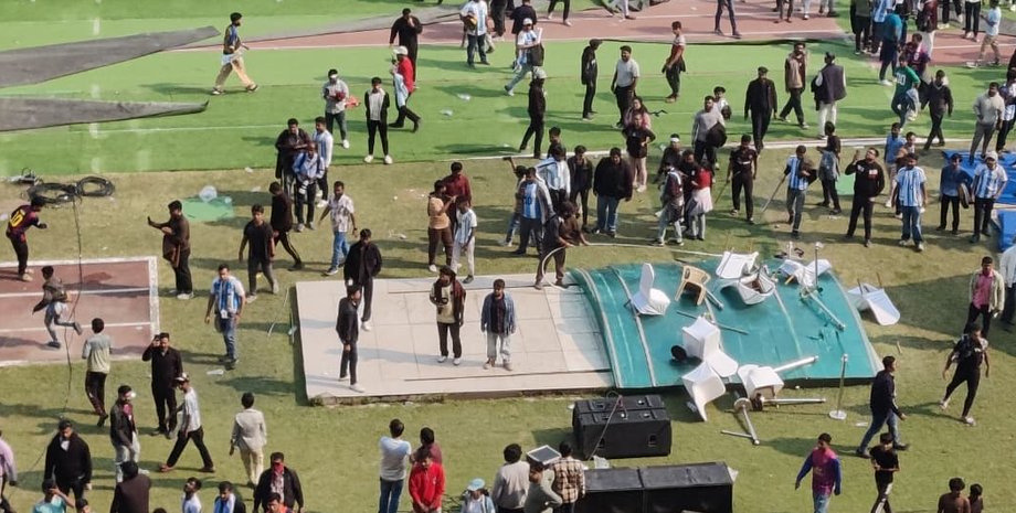 Фанаты Месси разгромили стадион