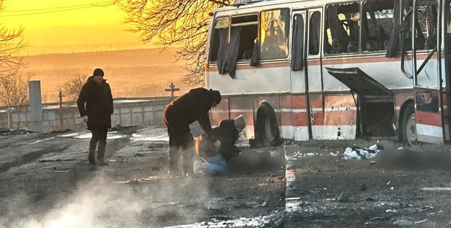 автобус після удару російського БПЛА Автобус Павлоград