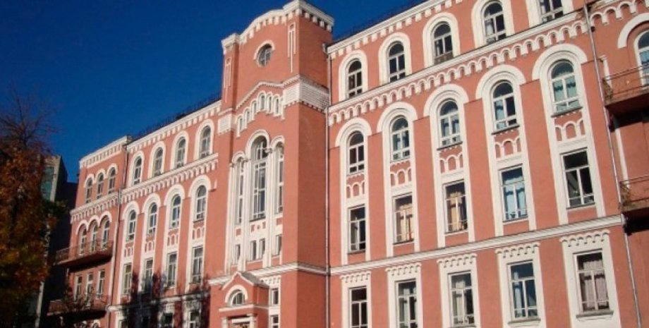 Александровская больница / фото: 5 канал