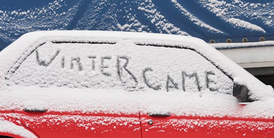 машина, сніг