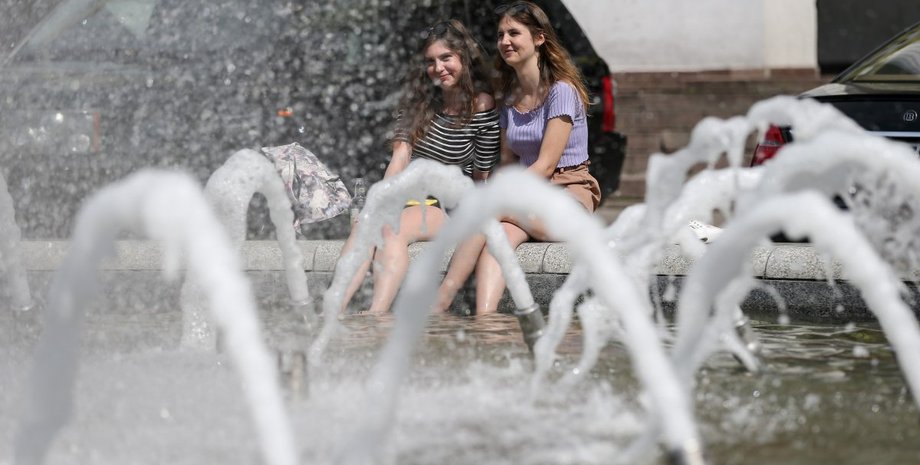 В Украине будет не слишком жаркая погода, по сравнению с температурами воздуха Западной Европы, сообщила Наталка Диденко
