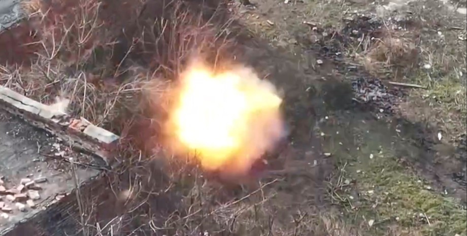 ВСУ дроном уничтожили российский Starlink Starlink, старлинк, ВС РФ, взрыв, огонь