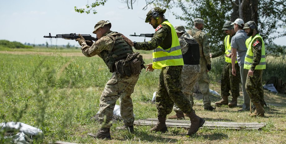 канадские инструкторы в украине