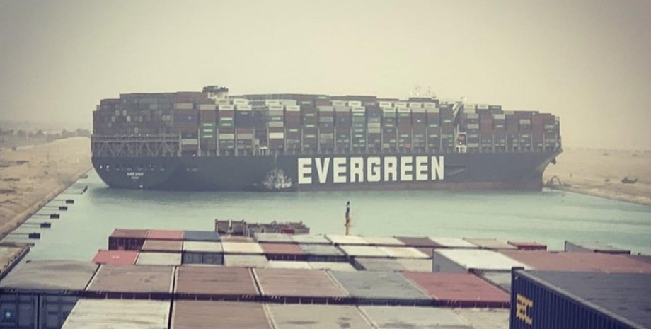 разблокировка суэцкого канала, судно застряло на канале