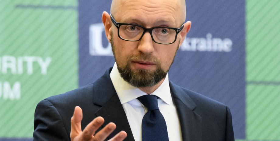 Арсений Яценюк, премьер Яценюк, бывший премьер-министр