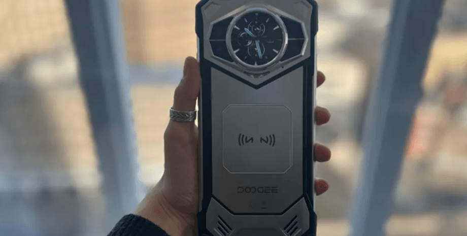 Телефон Doogee S200
