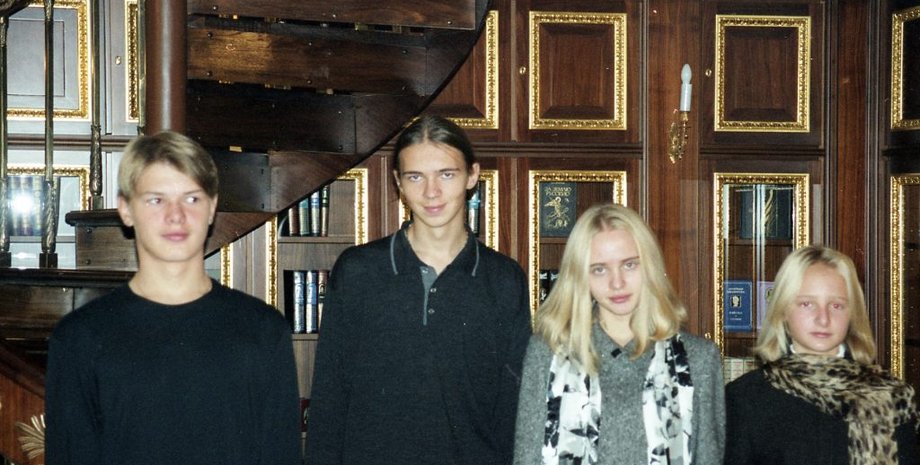 Дочери Путина - Мария (слева) и Катерина. Фото: pugachevsergei.com