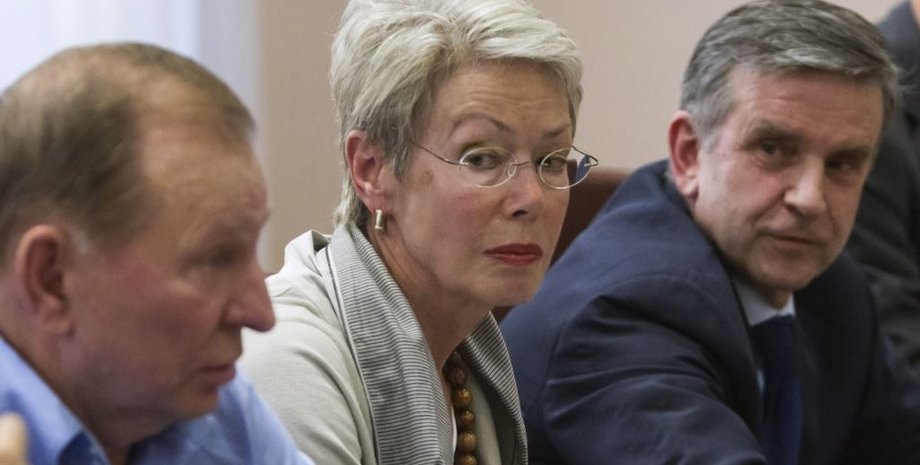 Леонид Кучма, Хайди Тальявини и Михаил Зурабов / Reuters