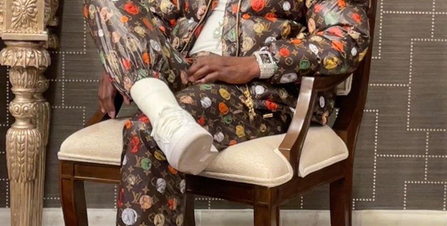 Флойд Мейвезер-молодший показав дуже дорогий годинник