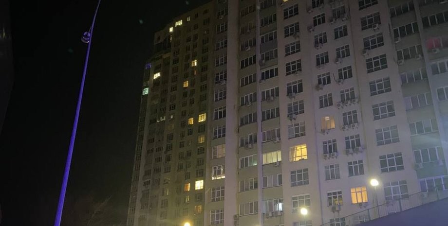 Киев, многоэтажка, фото