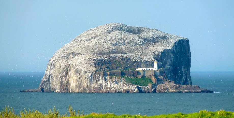 Остров Басс-Рок стал тюрьмой