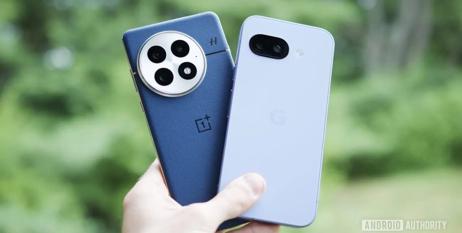 Смартфоны OnePlus 13 и Google Pixel 9a в руке