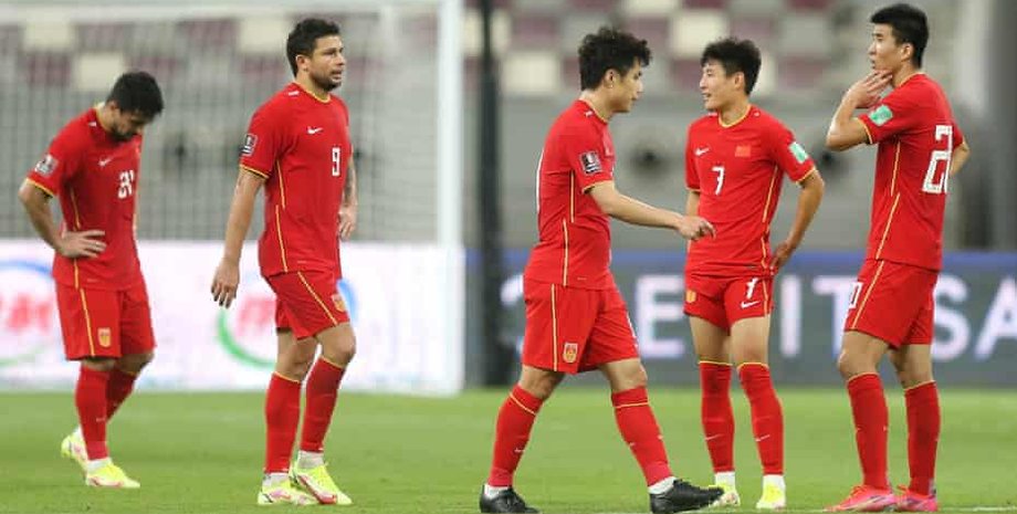 Китайским футболистам запретили татуировки