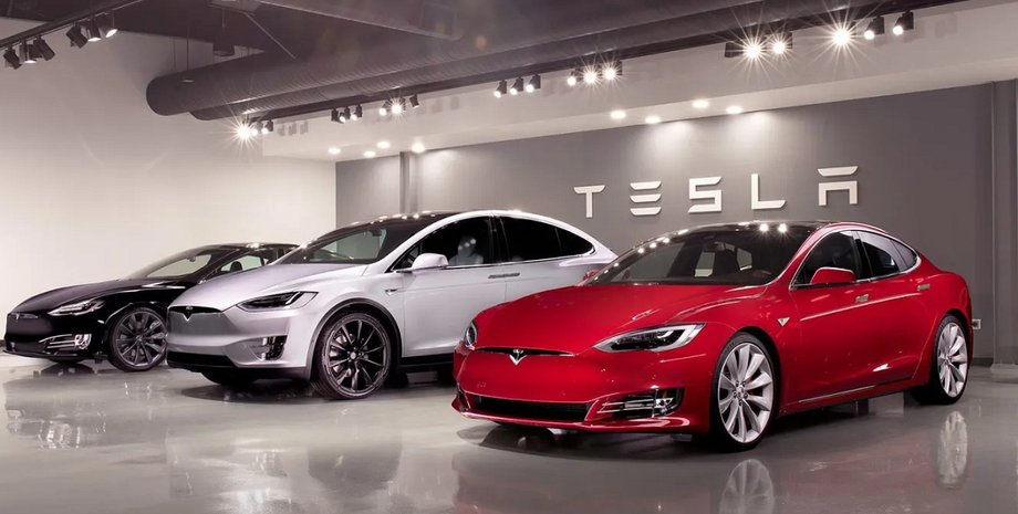 автосалон тесла, пожежа Tesla, пожежі електромобілів, ракетний обстріл Києва