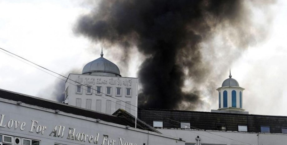 Пожар в мечети Байтуль-Футух в Лондоне / Фото: standard.co.uk