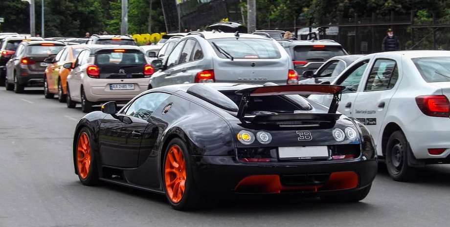 Бугатті Вейрон у Києві, суперкари України, Bugatti Veyron, Ferrari SF90 Stradale, Jaguar XJ220, Porsche carrera GT