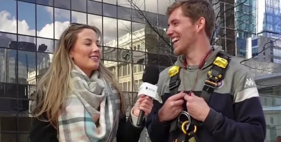 За мытье окон на высоте он получает более 130 тысяч фунтов стерлингов в год