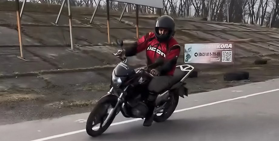 Сервісний центр МВС потрапив у скандал з ветераном, бо не допустило до іспиту з водіння мотоцикла Руслана Сербова "Давіда", захисника "Азовсталі"