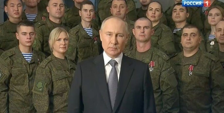 путин в окружении военных на новый год