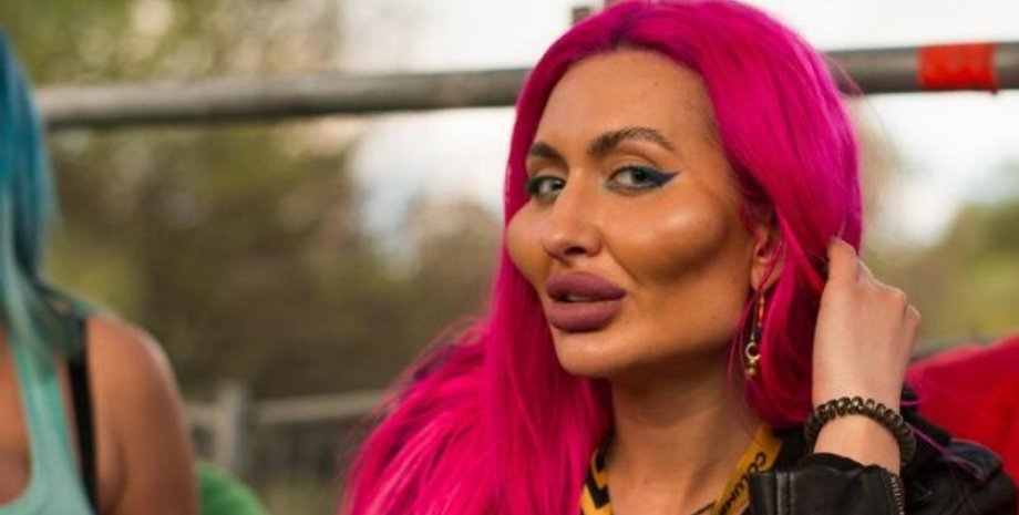 Анастасія Покрещук, Покрещук, блогерка, великі щоки, великі вилиці