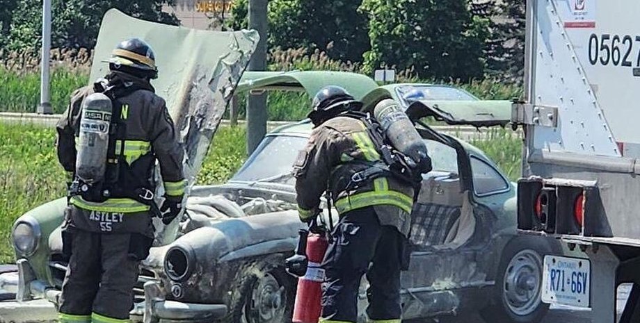 сгоревший суперкар мерседес, Mercedes 300SL Gullwing, Mercedes 300SL , суперкар Mercedes
