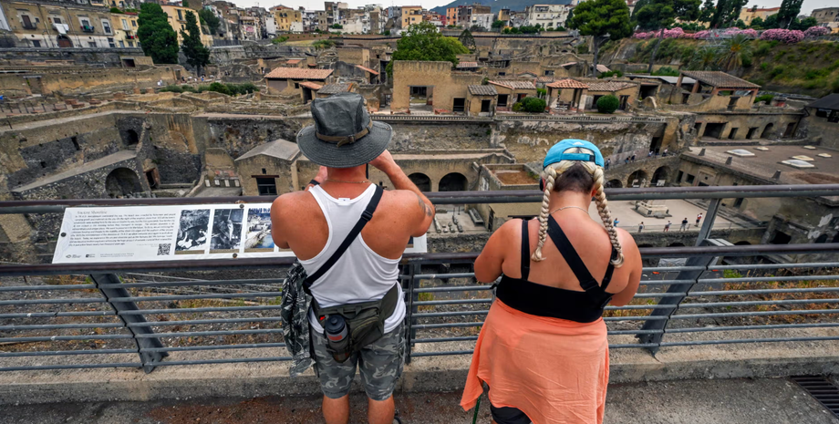 Древнеримский пляж Геркуланум на юге Италии открыли для туристов, путешествия, интересные локации, извержение вулкана