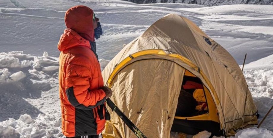 Британский ветеран покорил Эверест без обеих ног