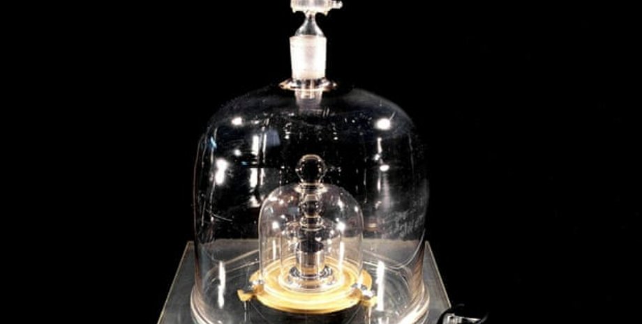 Актуальный эталон килограмма. BIPM