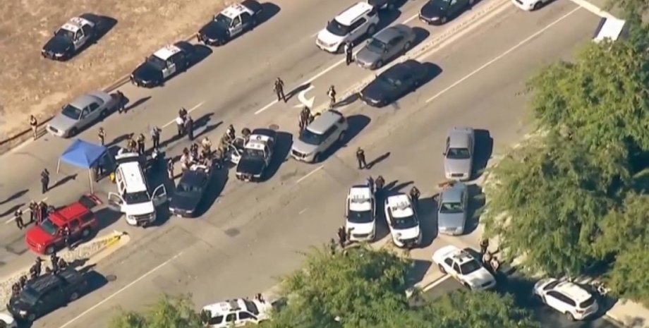 Эвакуация людей из зоны обстрела / Кадр из видео CNN