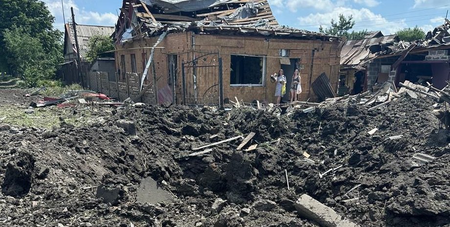 обстрел Покровск, разрушенный дом, удар Искандером по Покровску, последствия обстрела Покровска