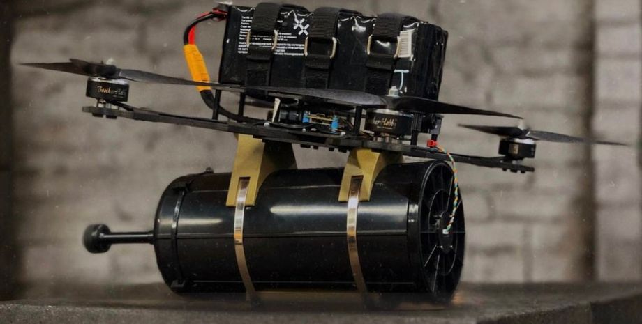 FPV-дрон з оптоволокном "ГРОМИЛО", Громило, FPV-дрон, дрон з оптоволокном, зброя майбутнього