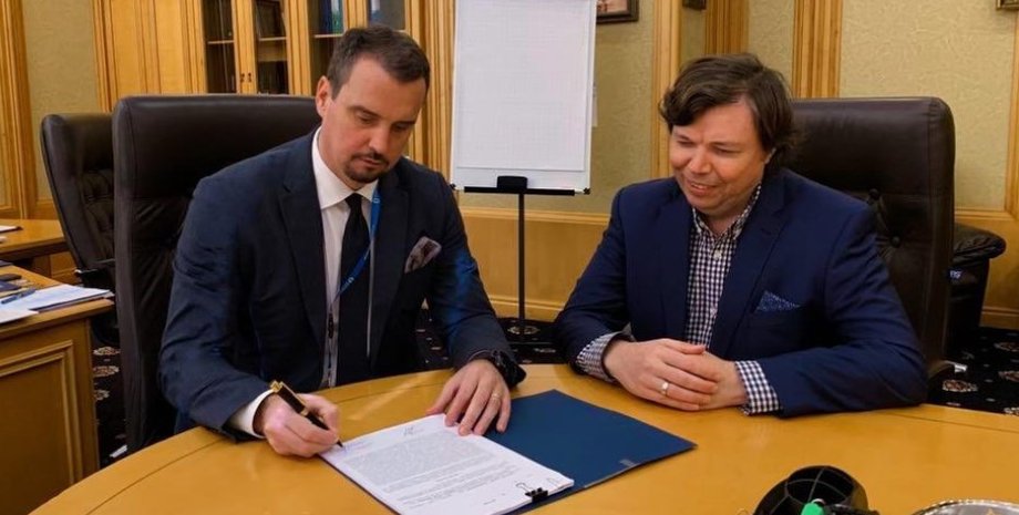 Айварас Абромавичус и представитель Baker Tilly / Фото: twitter/aivaras_aivaras