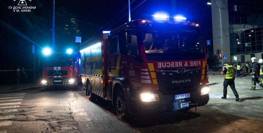 Руйнування, ЗС РФ, російські окупанти, обстріл Києва, атака БПЛА, посол США, Бріджит Брінк