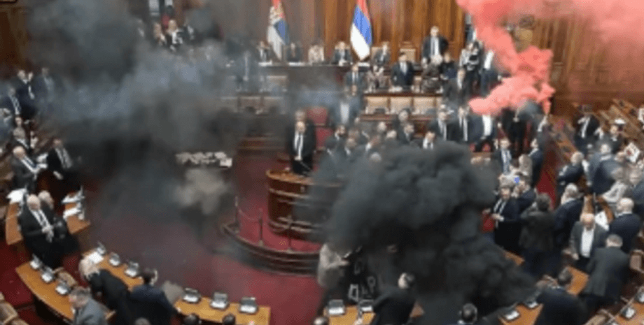 сербія, парламент, бійка депутатів, студентські протести в сербії, сербські депутати побилися