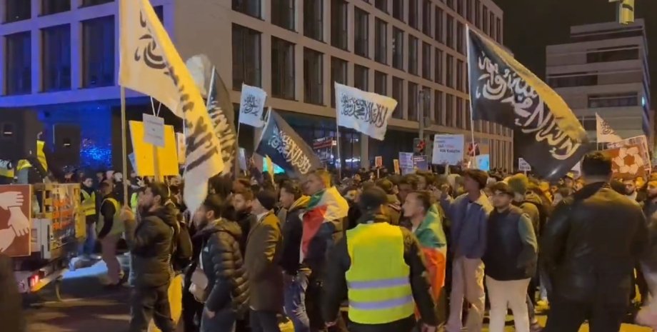 Демонстрация исламистов, поддержка палестинцев, демонстрация в германии, поодержка сектора газа