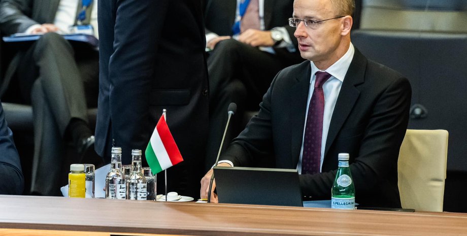 Угорщина, військова допомога, Петер Сіярто, голова МЗС, міністр, війна РФ проти України, постачання зброї