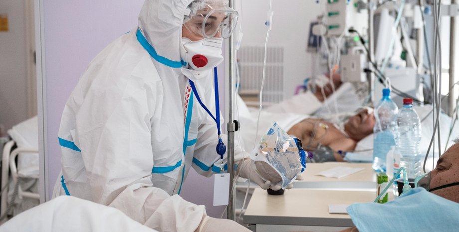 Лікар, коронавірус, пацієнта, лікарня, крапельниця, фото