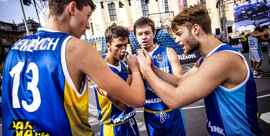 члени національної збірної з баскетболу