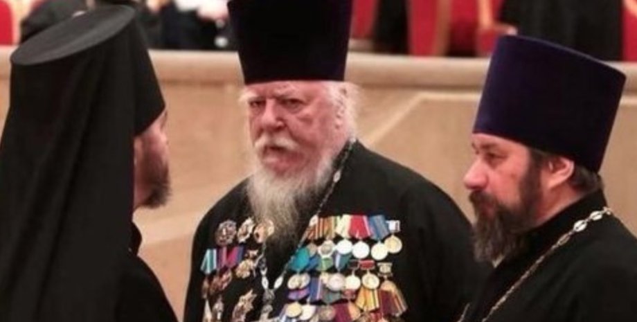 Протоиерей Димитрий Смирнов (в центре). Фото: Twitter / Василий Уткин