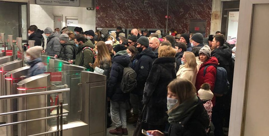 Черги, московський метрополітен.