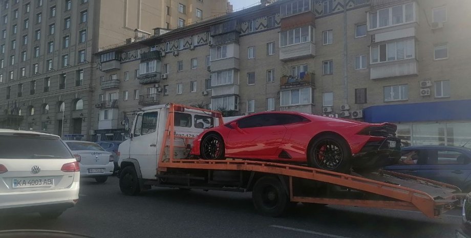Суперкар Ламборгини, Lamborghini Huracan, суперкар Lamborghini, парковка в Киеве, эвакуатор в Киеве